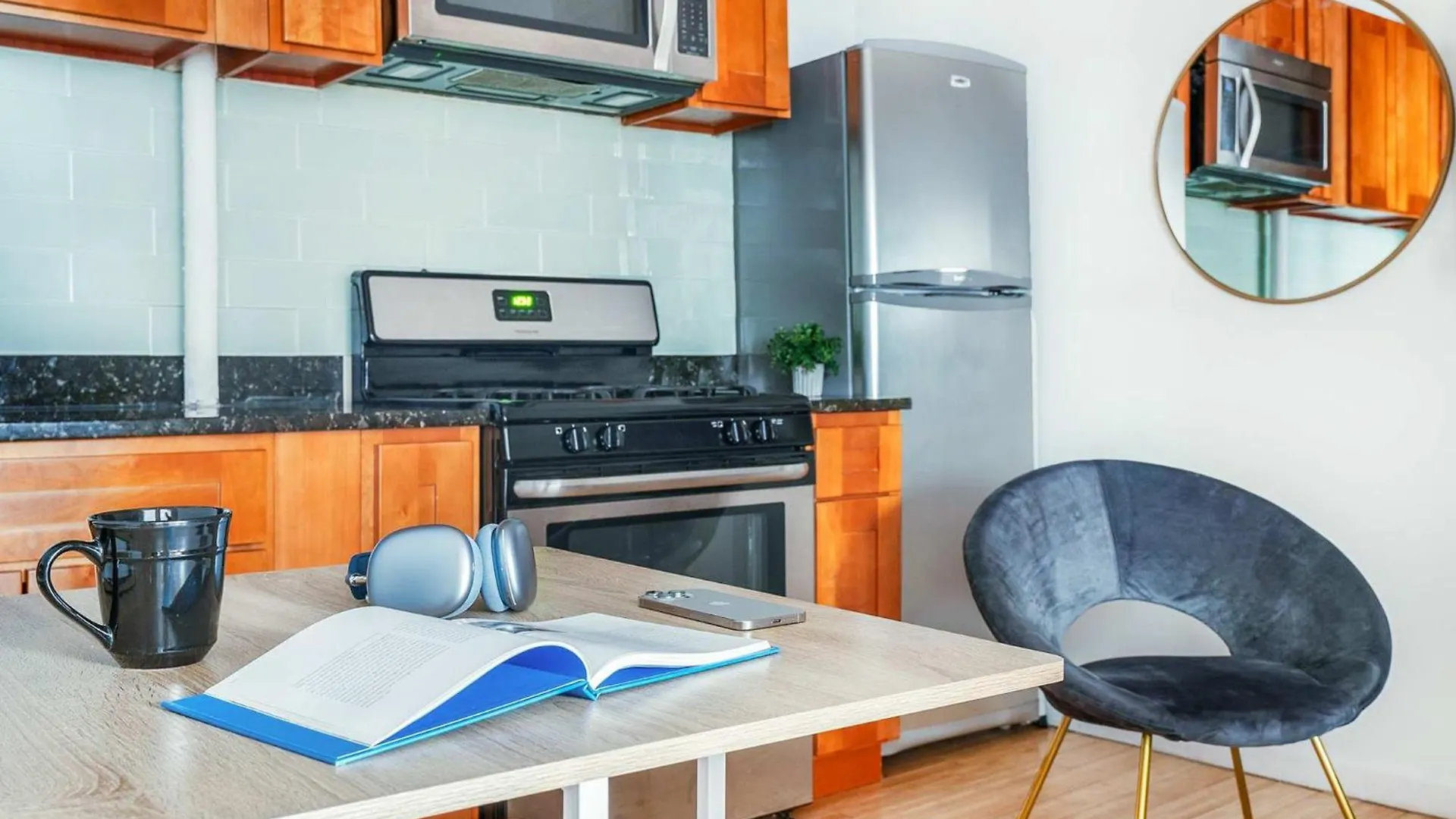 102-1A Best Value 2Br Apt Near Central Park New York 0*,  USA